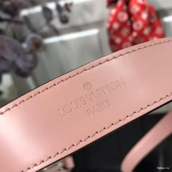 GRENELLE PM VUITTON LOUIS 0509